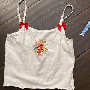 sugar thrillz white floral tank with red bows